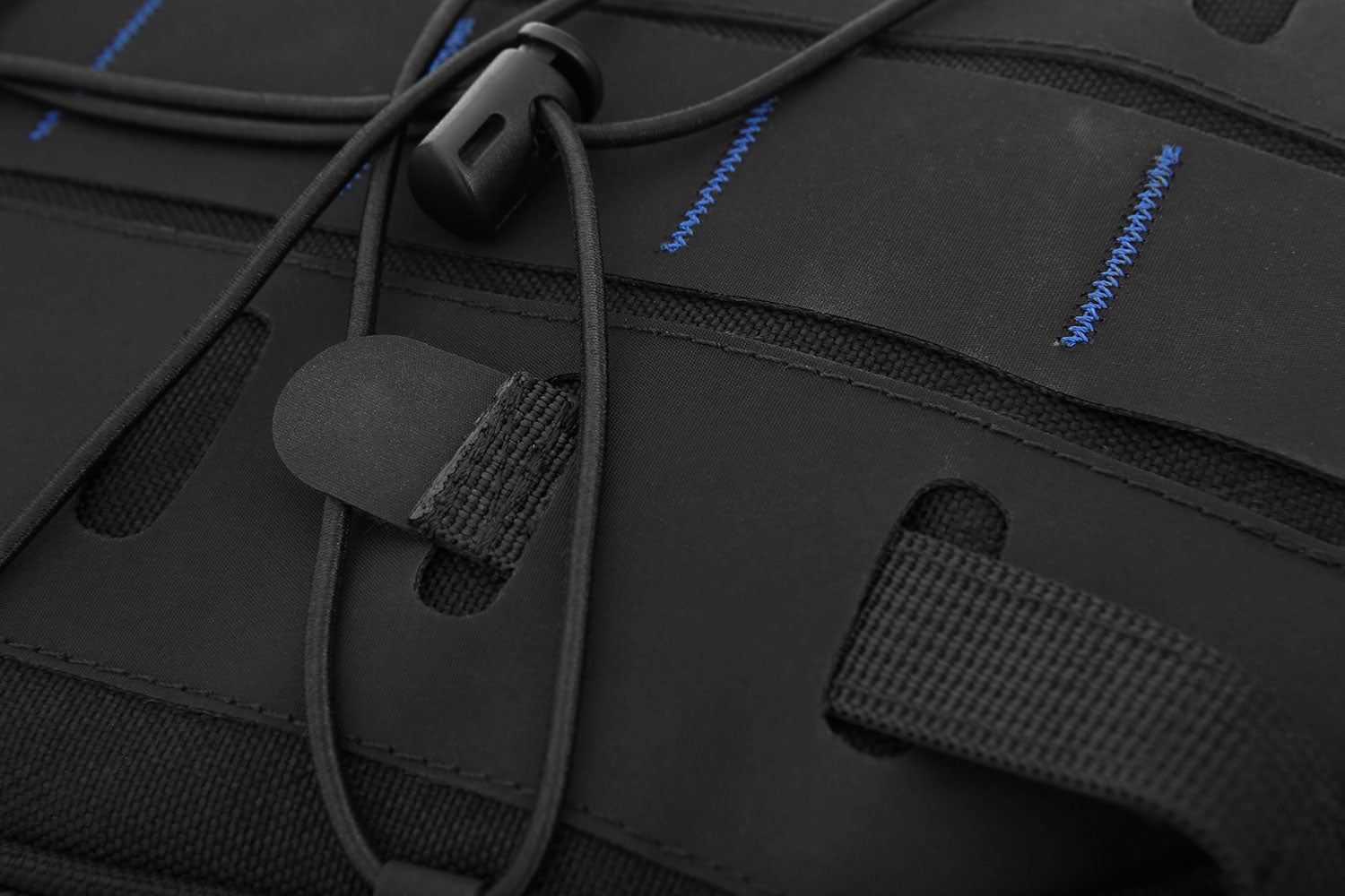 This functional ELEPHANT S top bag comes with all of the benefits of our ELEPHANT range.
