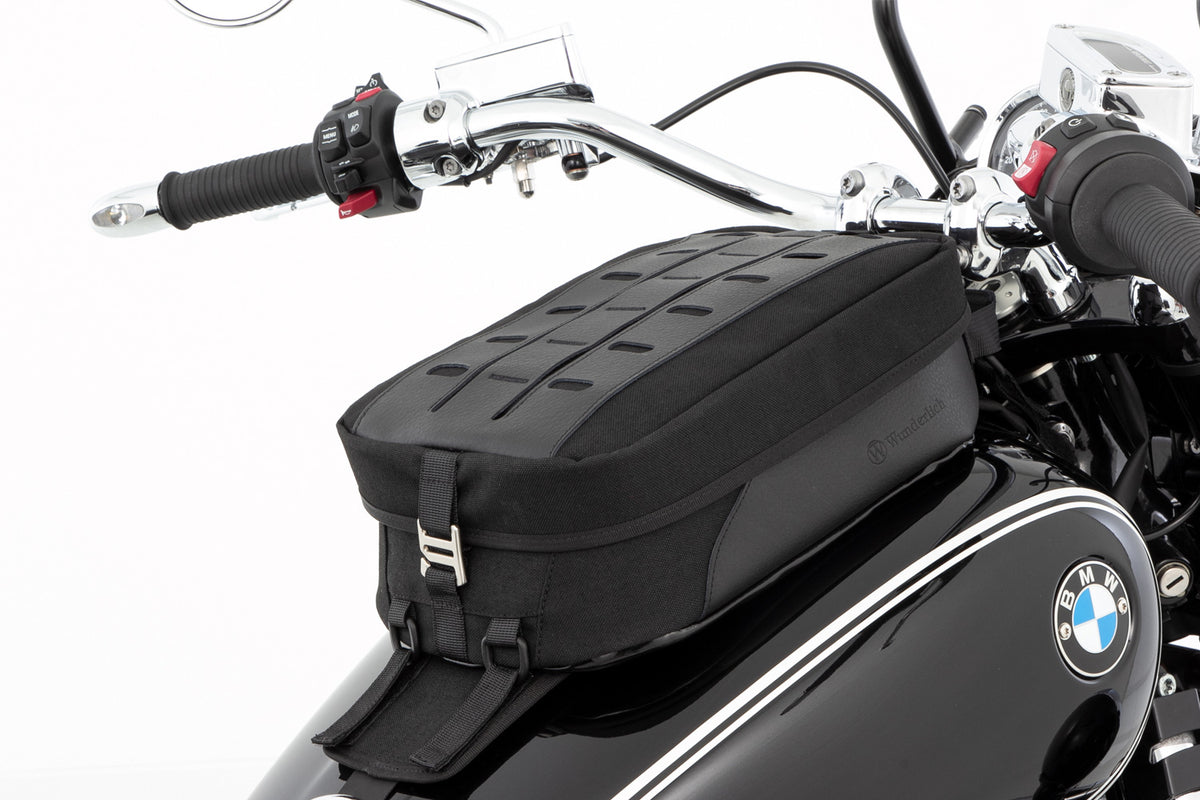 Our modern tank bag in classic design is the ideal solution for everyday riding.