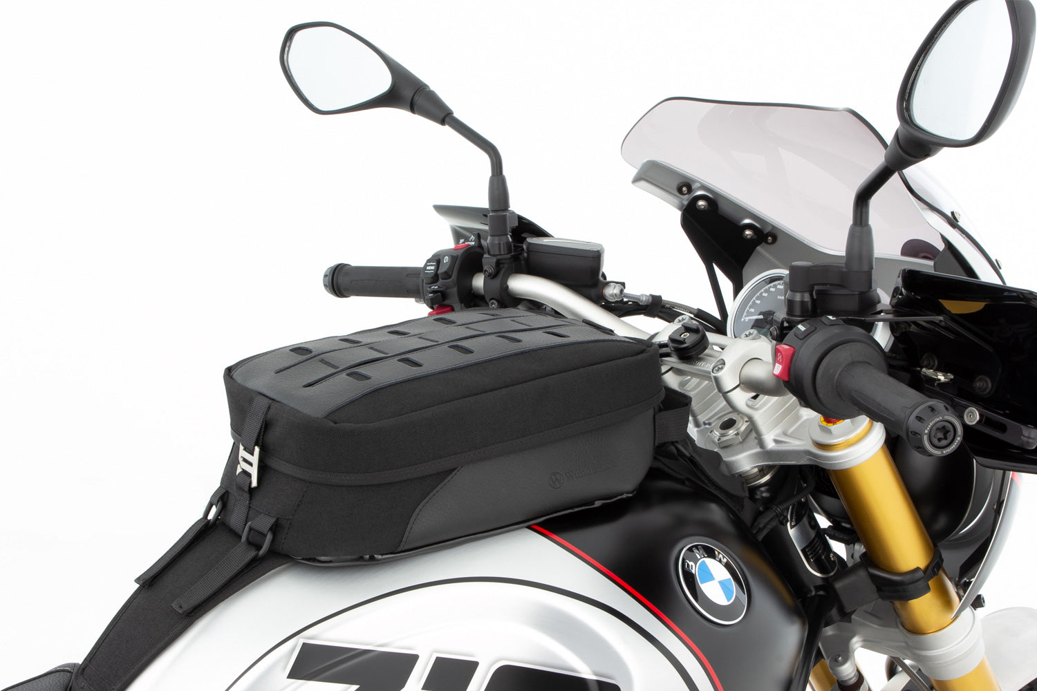 Our modern tank bag in classic design is the ideal solution for everyday riding.