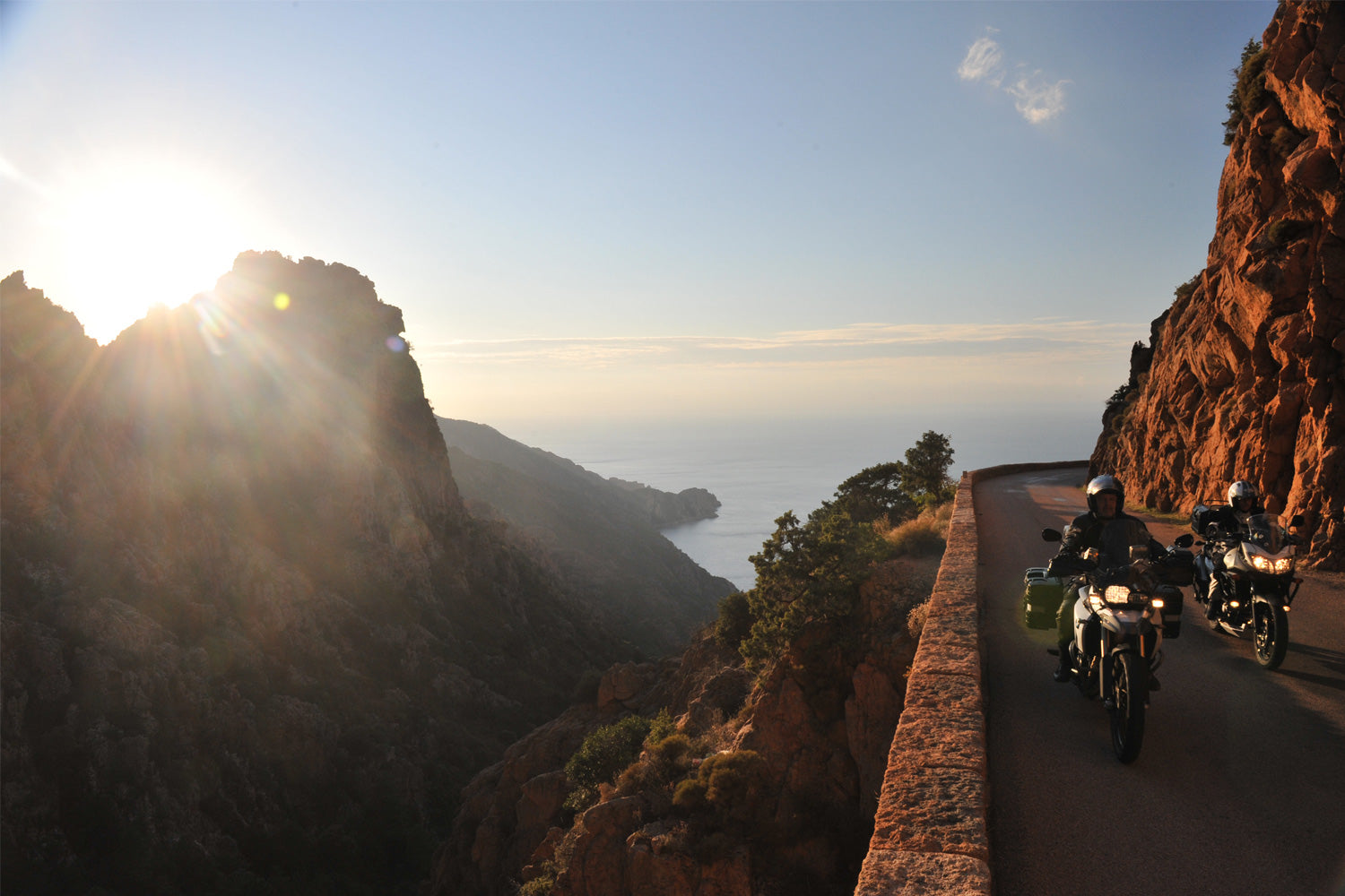 The mounting system is attached to the vehicle with minimal hand pressure and the tank bag can be quickly fastened to it. 