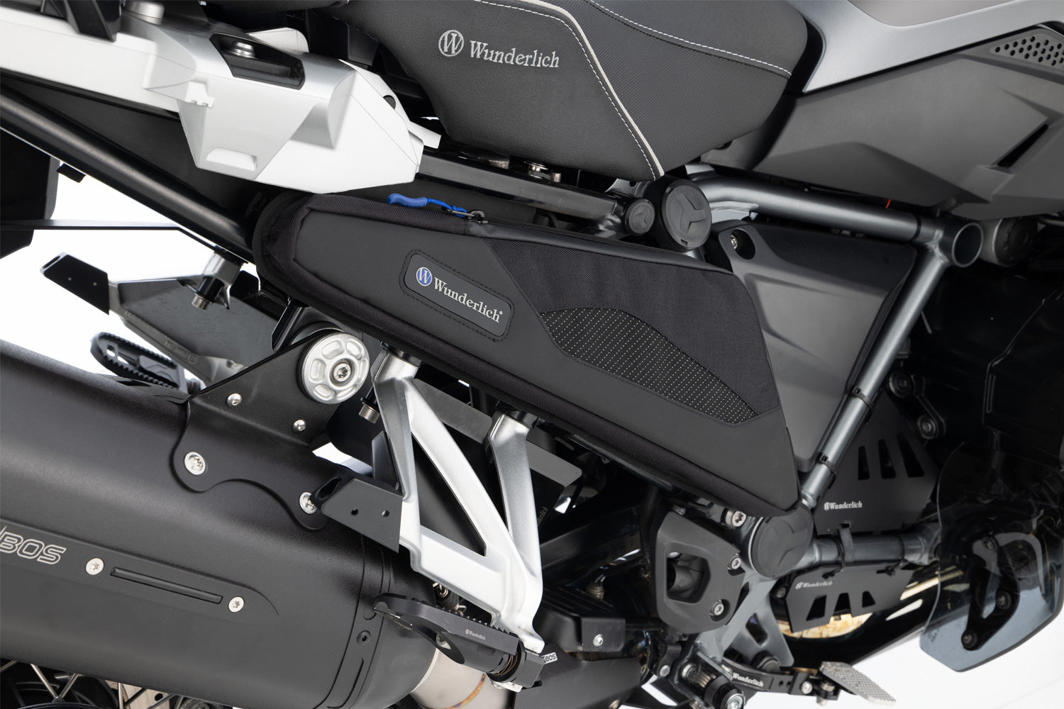 Additional luggage space on the side of the rear framework 