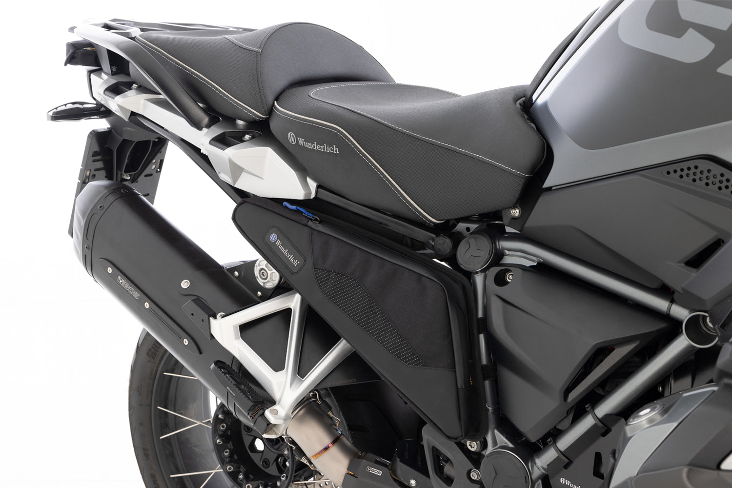 Additional luggage space on the side of the rear framework 