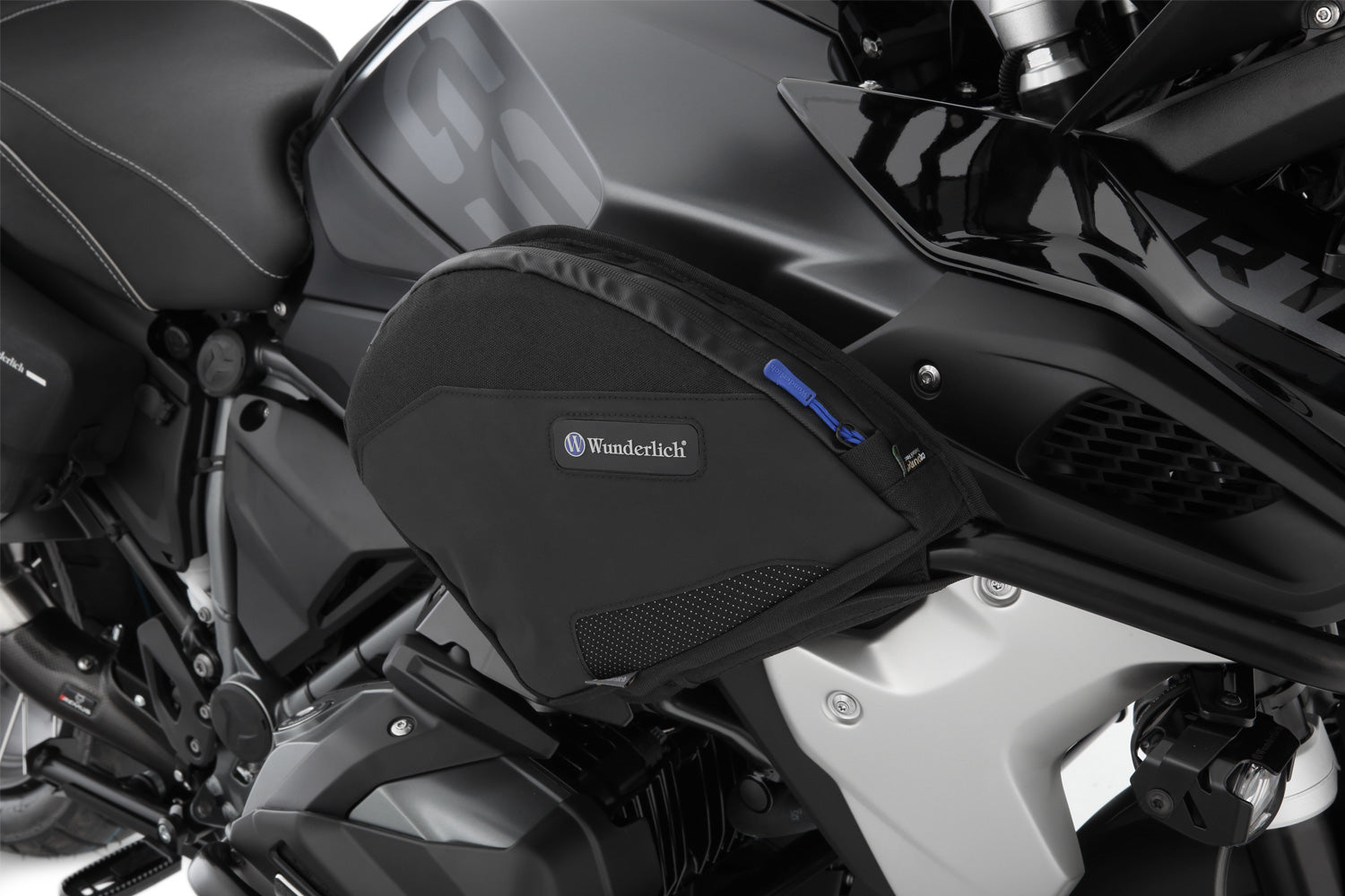 Our water-resistant protection bar bags are ideal for everything you'd like to have ready to hand while on the move
