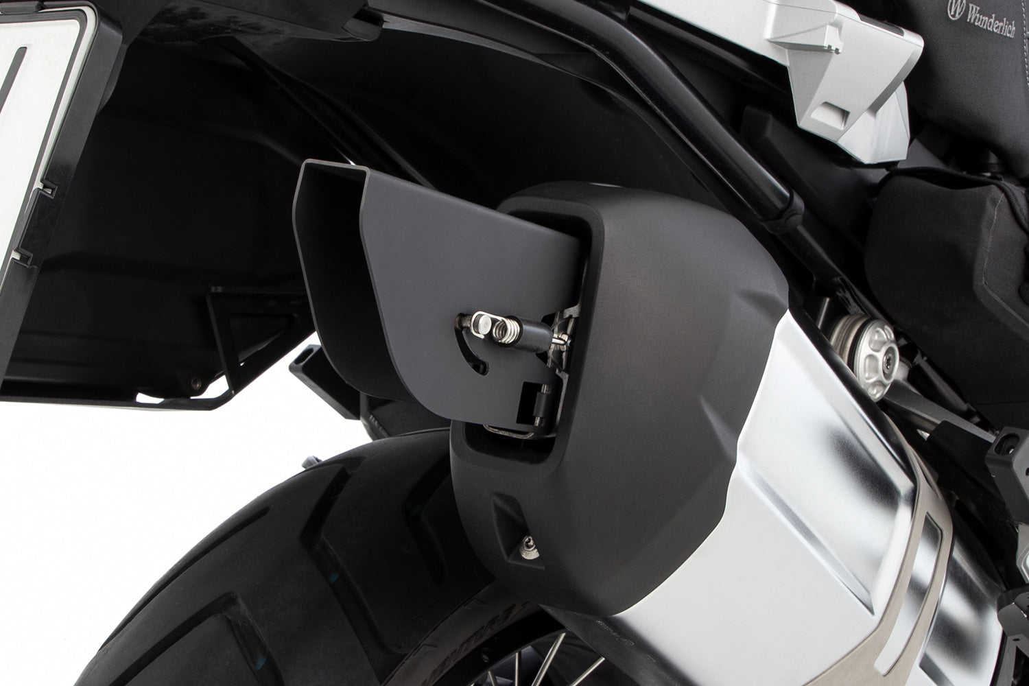 Reduces the droning of the GS, which is often considered unpleasant and irritating