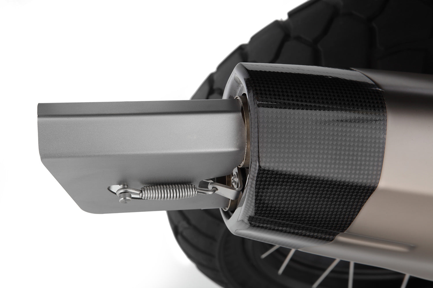 Reduces the droning of the GS, which is often considered unpleasant and irritating