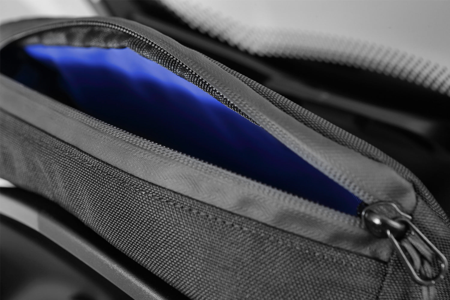 Tailor-made cockpit bag in CORDURA® TrueLock™ fabric