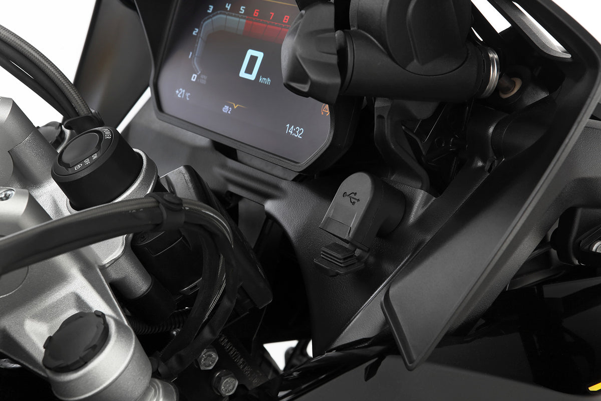 Cockpit fairing for a tidy, high-quality cockpit - complete your BMW ✔ Premium components ✔ Integrated design ➜ Order now
