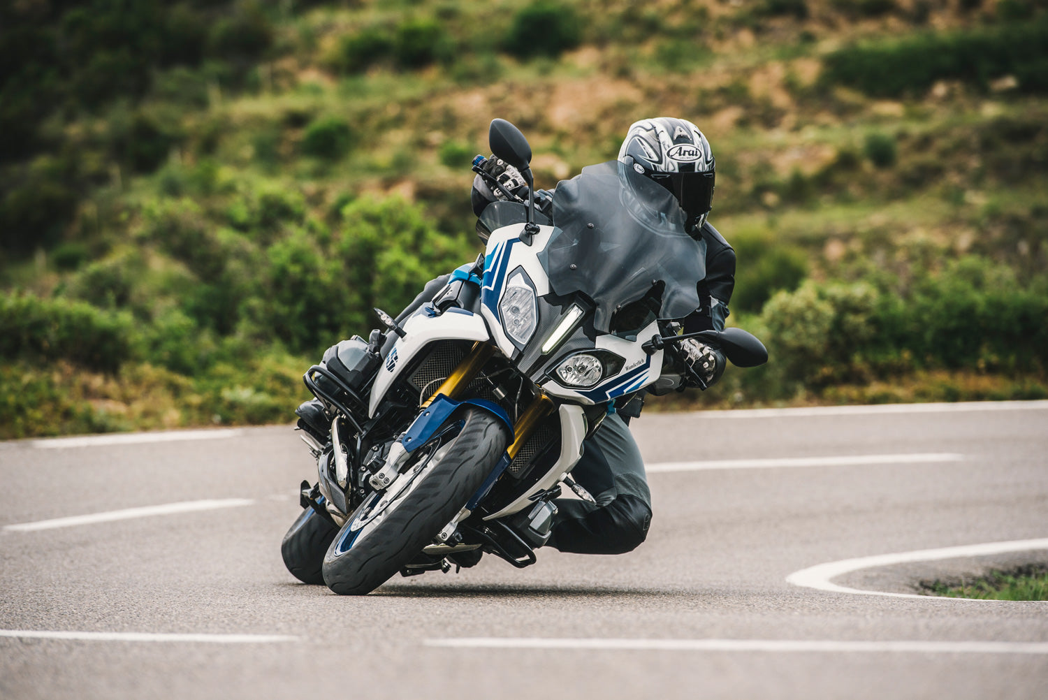 Wunderlich universal device carrier R 1200 RS LC - complete your BMW ✔ Premium components ✔ Integrated design ➜ Order now