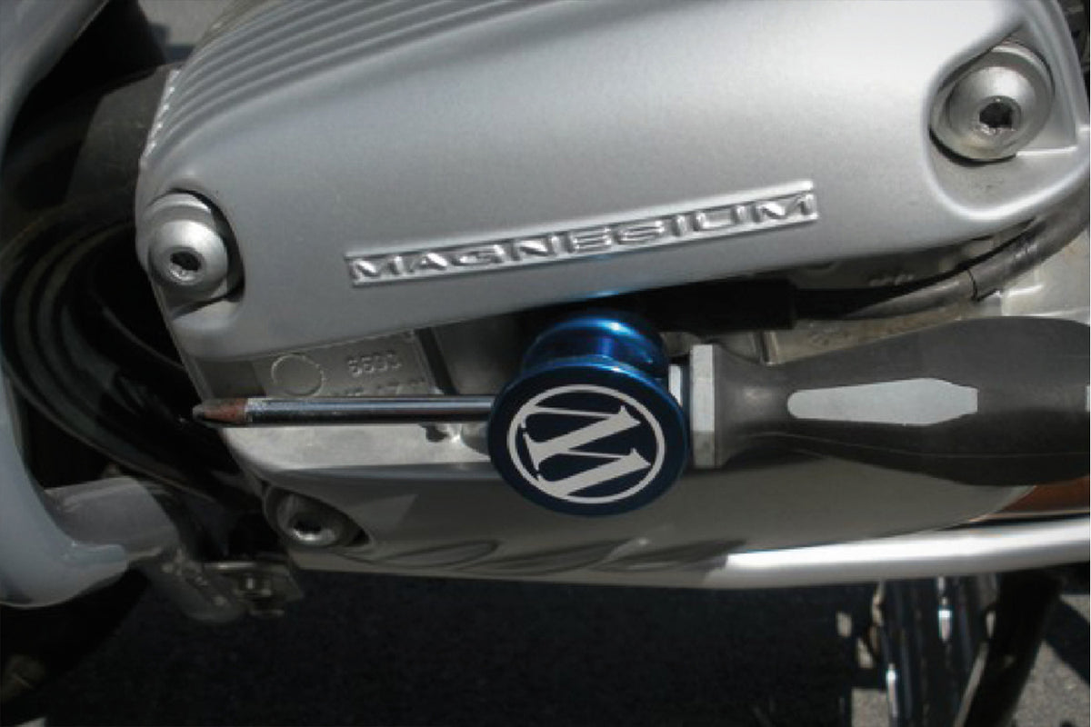 The Wunderlich spark plug tool allows a safe and easy removal of the spark plug cap (or HT coil) without risk of damage to the coil..