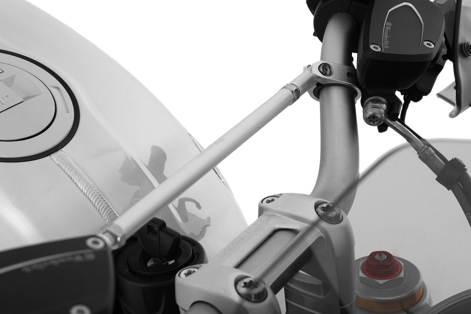 Silver-colored handlebar center strut for the BMW R 12 (+R nineT) made of aluminum