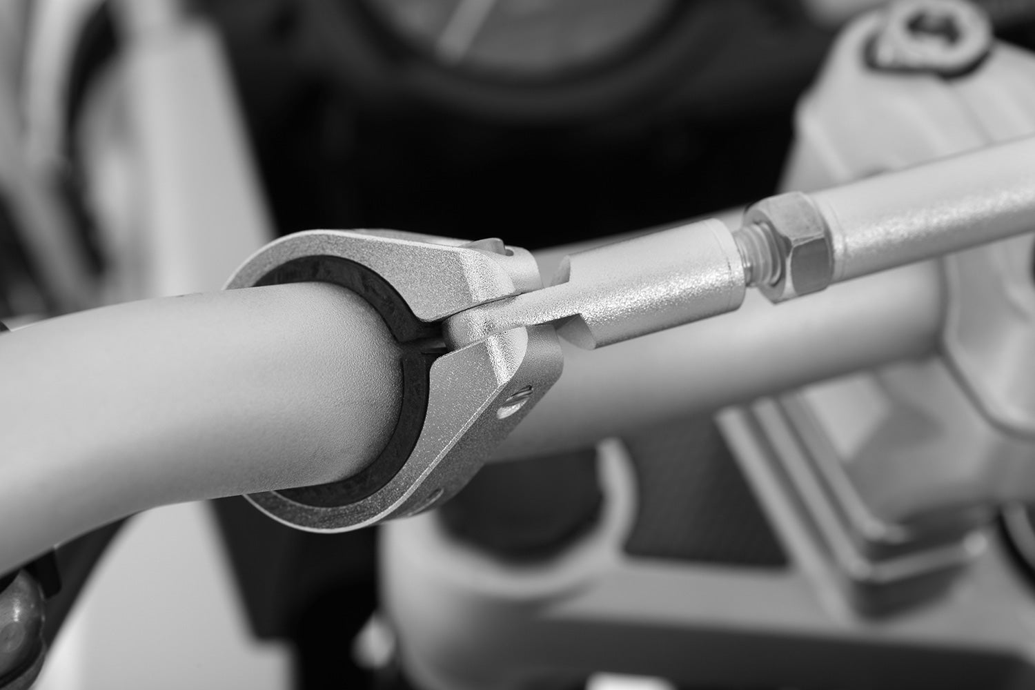 Silver-colored handlebar center strut for BMW made of aluminum