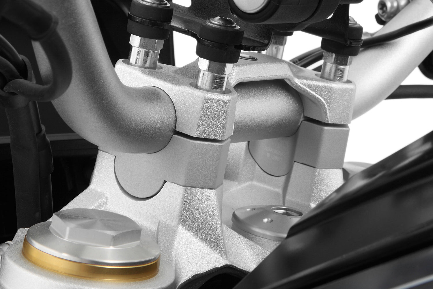Wunderlich 20 mm handlebar riser for BMW F 850 GS. Better handling and direct riding experience, individual sitting position, more comfort.
