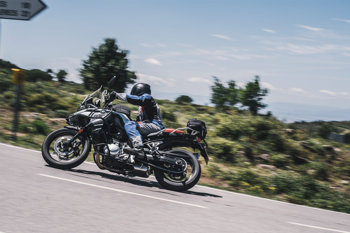 Wunderlich “ERGO” handlebar riser for models without a BMW sat nav F 750 GS / F 800 GS - complete your BMW ✔ Premium components ✔