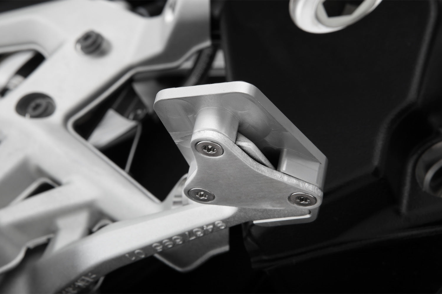 The enlarger improves ergonomics and comfort and thus increases passive safety.
