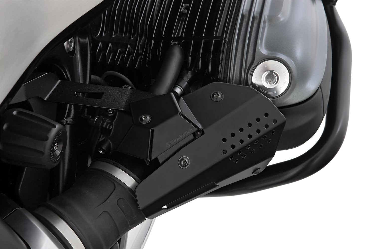 Reliable protection for vulnerable line connections, connectors, the throttle sensor and the injector tube