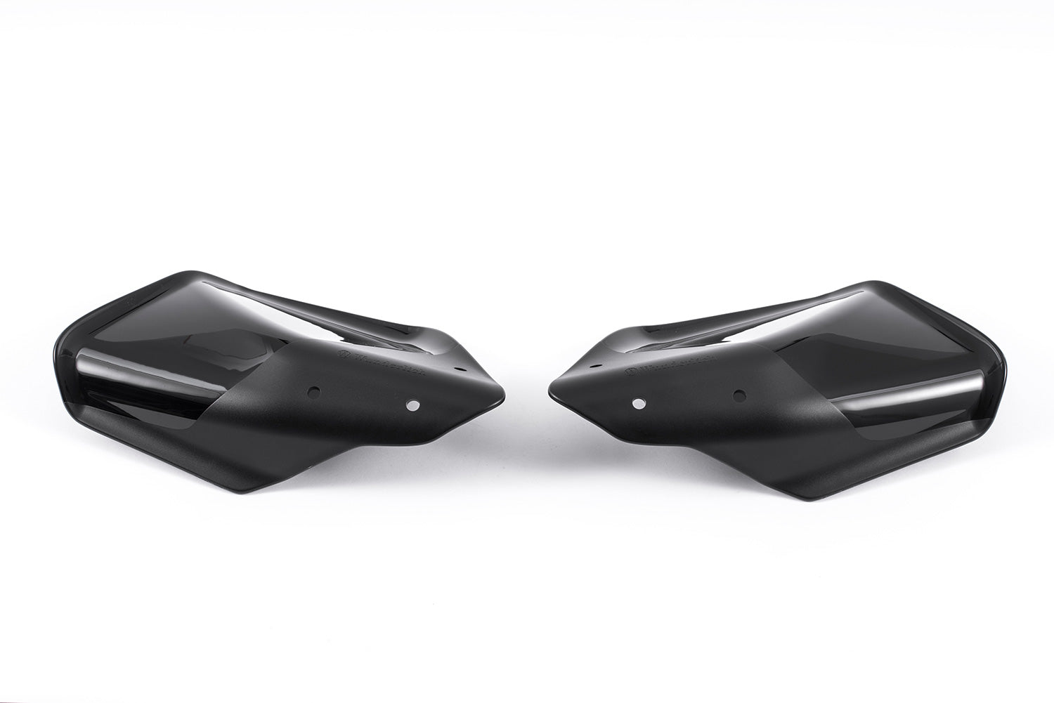 These hand guards offer maximum protection from cold, rain, or dirt.