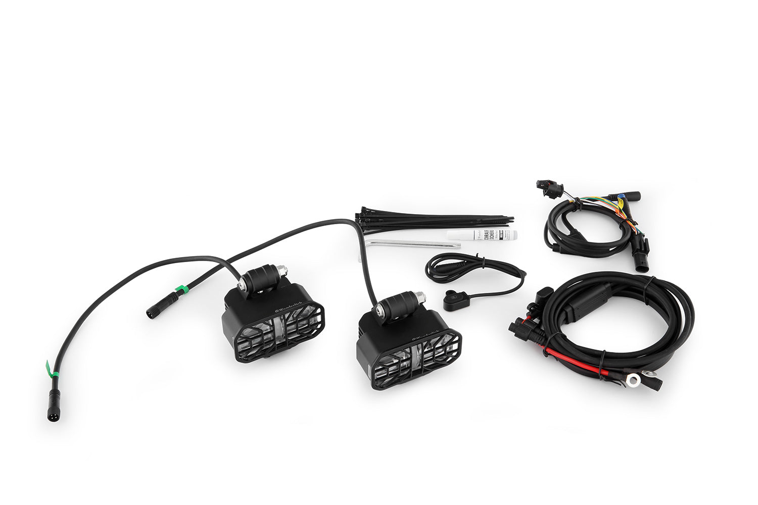 With a full 2 x 4000, so a total of 8000 lumen, they provide four times the luminous flux of conventional auxiliary headlights
