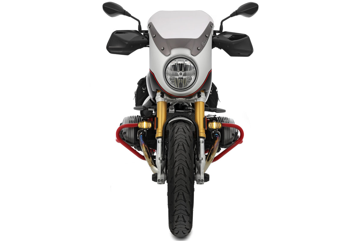 With a full 2 x 4000, so a total of 8000 lumen, they provide four times the luminous flux of conventional auxiliary headlights