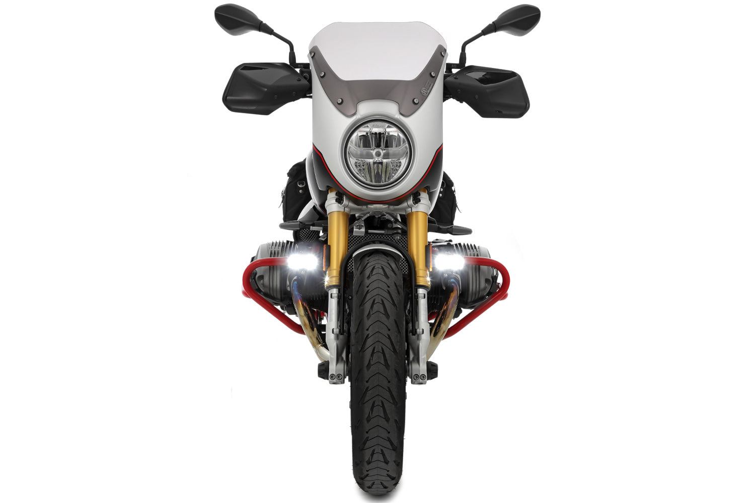With a full 2 x 4000, so a total of 8000 lumen, they provide four times the luminous flux of conventional auxiliary headlights