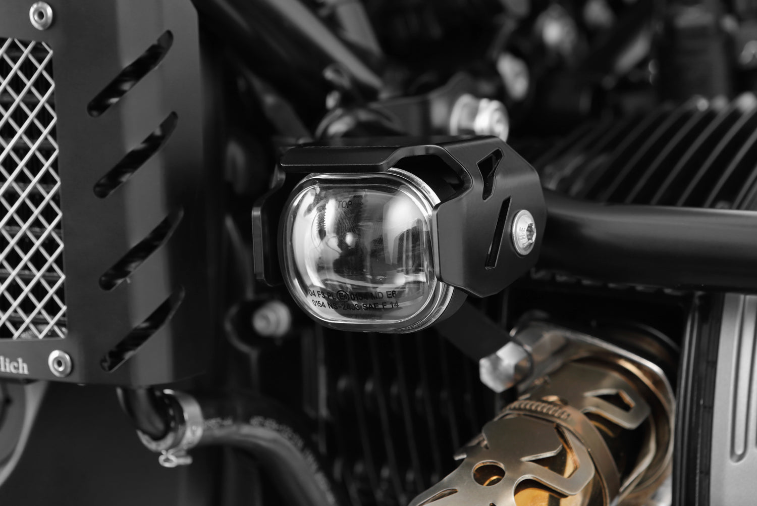 »MICROFLOOTER« LED auxiliary headlight R nineT/ R nineT Scrambler for 100% even area illumination