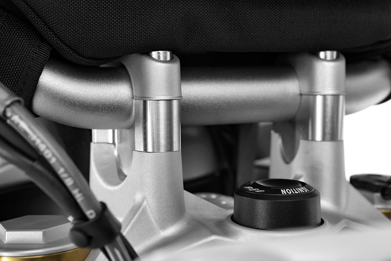 Handlebar riser for Models without BMW Navigation System-31000-111