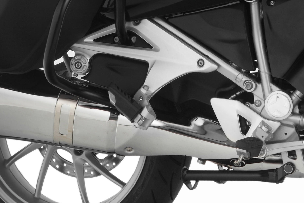 ERGO passenger Footrest lowering for R1200RT/LC offers a relaxed seating position and reduced the knee angle. Machined from solid aluminium.