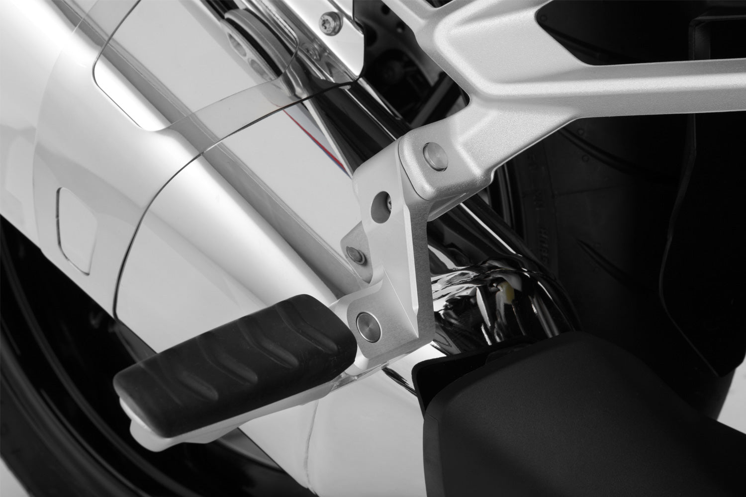 Approx. 45 mm lower compared to the position of the original footrests