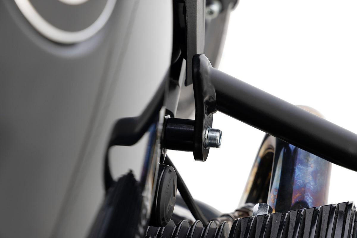 Enables the installation of engine protection bar with valve cover & cylinder protection guards