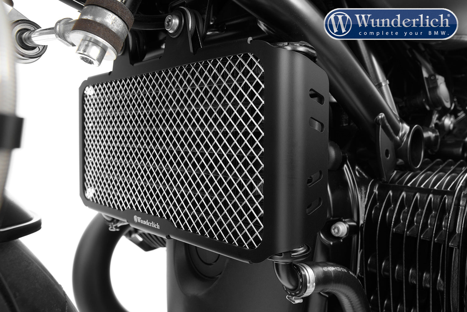 The oil cooler protection grille »EXTREME« for the BMW provides effective protection and ensures optimal long-term cooling air flow.