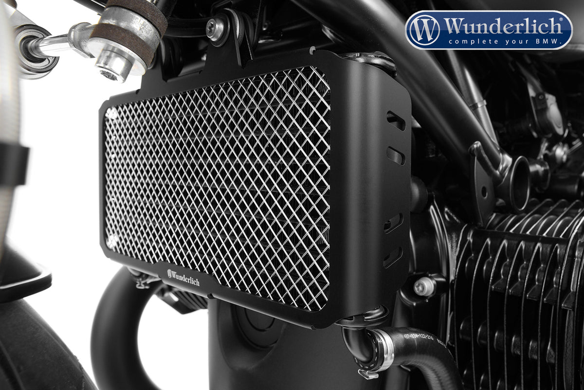 The oil cooler protection grille »EXTREME« for the BMW provides effective protection and ensures optimal long-term cooling air flow.