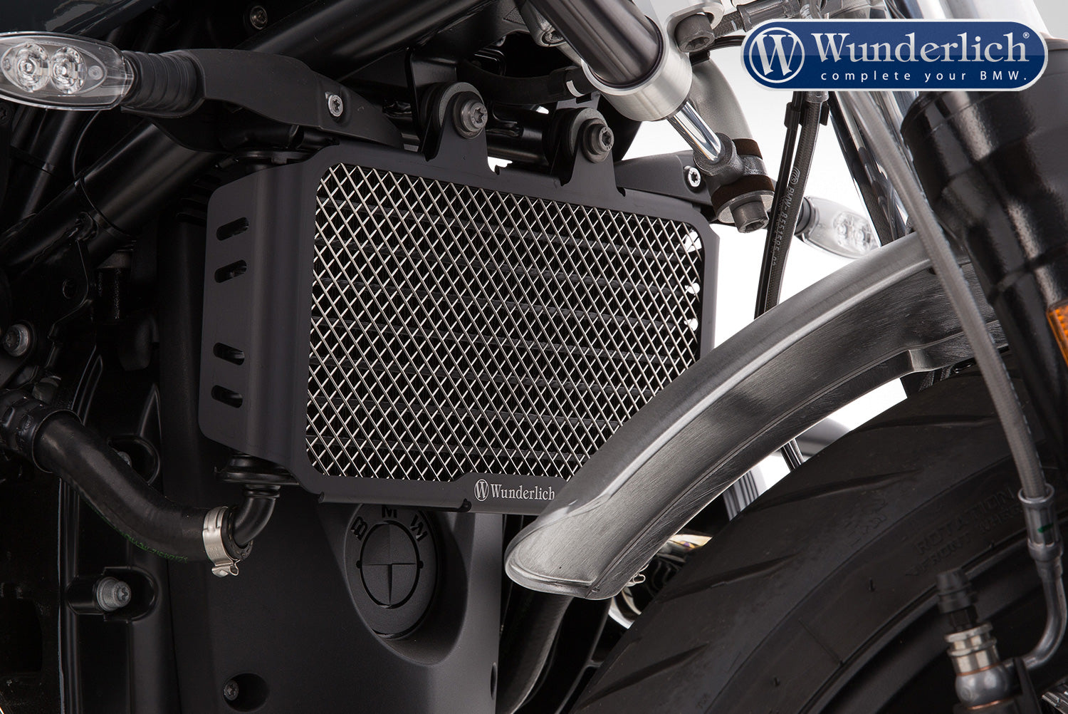 The oil cooler protection grille »EXTREME« for the BMW provides effective protection and ensures optimal long-term cooling air flow.