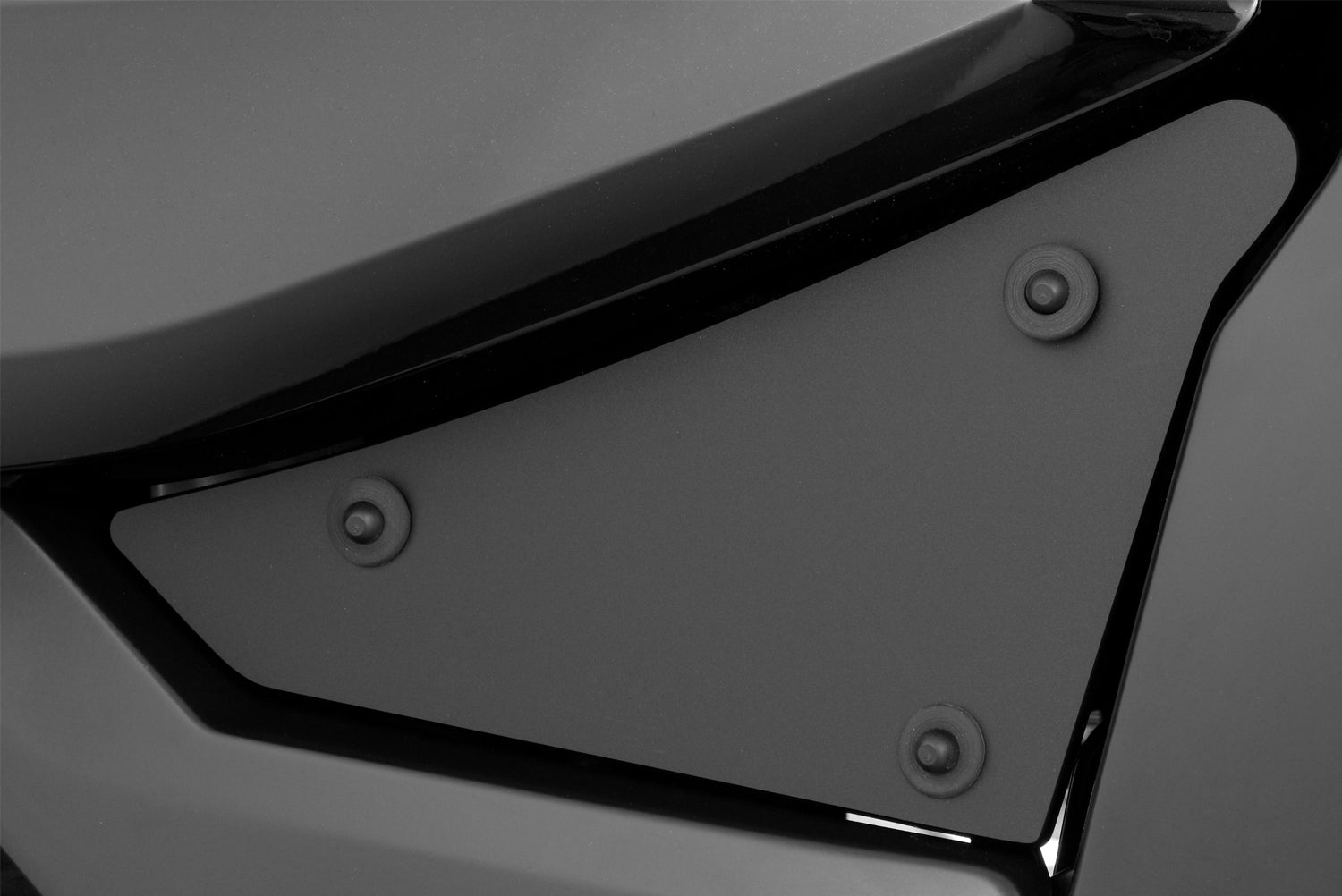 We close up the gap with a slim and attractive 4mm thick side cover. Protects the frame from scratches especially when riding off-road.