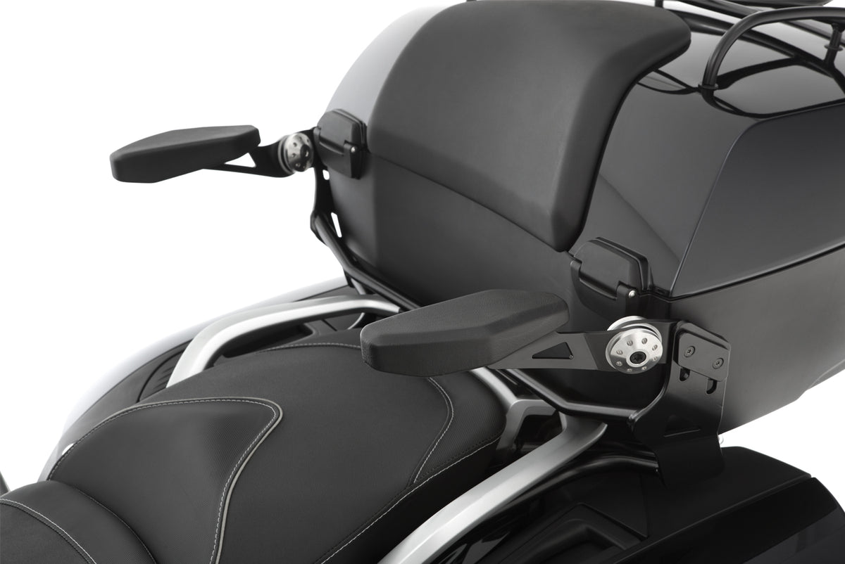 Our armrests provide travelling comfort and ergonomics, as well as maximum safety via additional lateral support