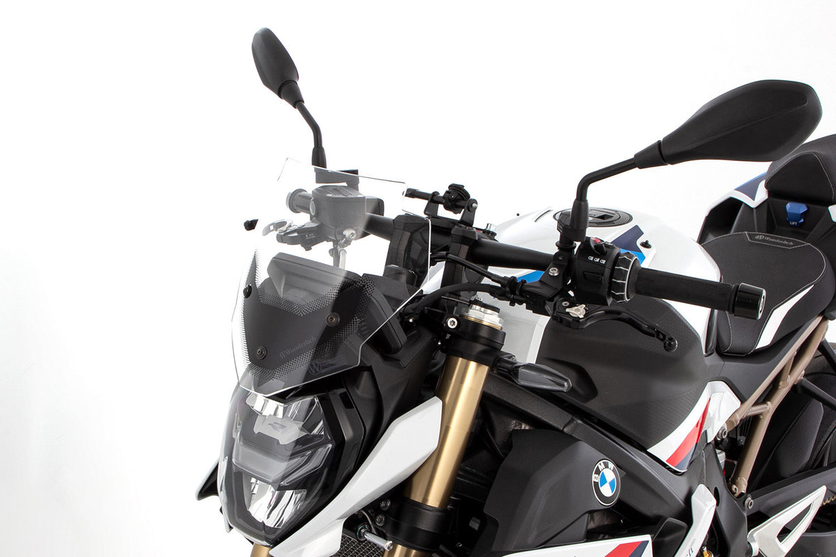The windshield integrates perfectly into the overall layout, emphasises the contours of the machine