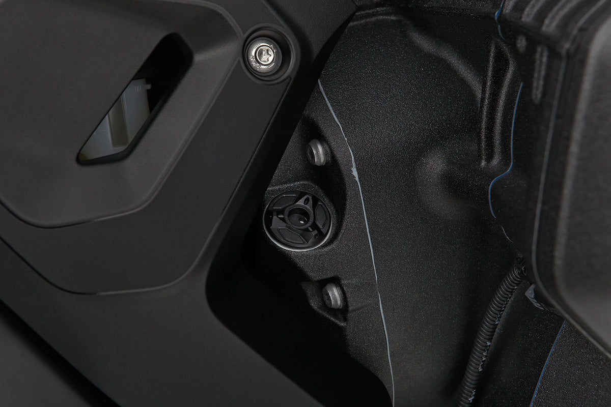 Perfect theft protection: This oil filler cap can only be opened with the supplied special key
