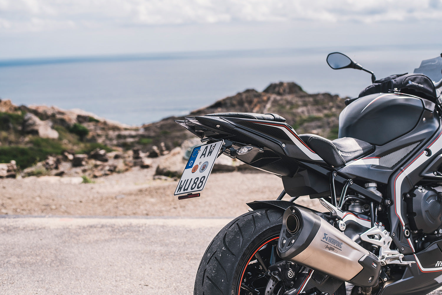 Fully adjustable number plate carrier for the S 1000 RR. The carrier can be adjusted in terms of tilt and proximity to the rear wheel