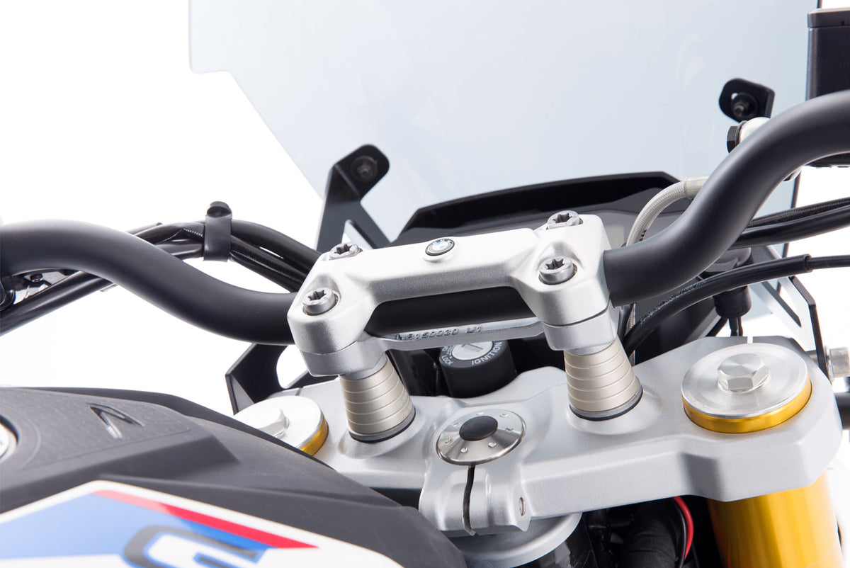 Ergonomic, upright seat position on the G 310 R