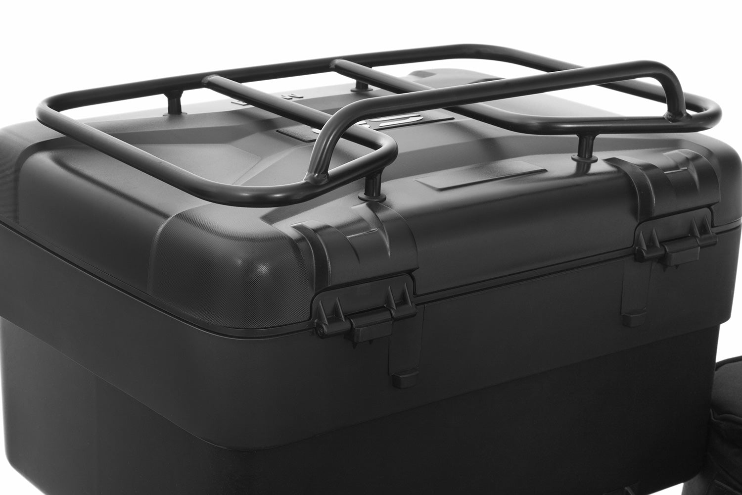We offer this top case railing specially for the standard Vario top case for the F 750 GS and F 850 GS.