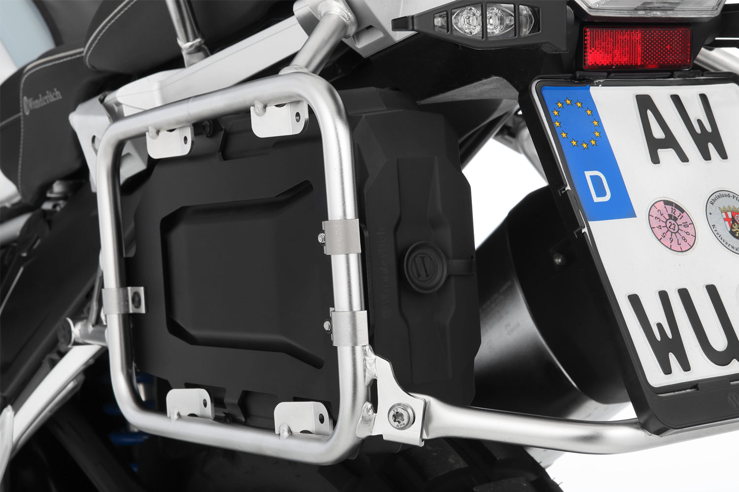 Tailored tool box for various bits and pieces  - Space-saving, integrated mounting on the left of the original case carrier!