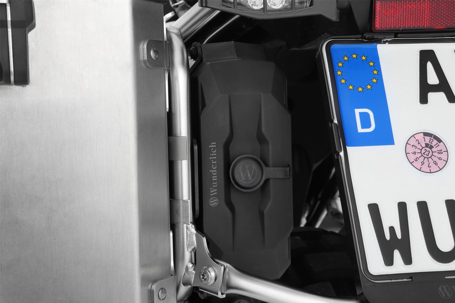 Tailored tool box for various bits and pieces  - Space-saving, integrated mounting on the left of the original case carrier!