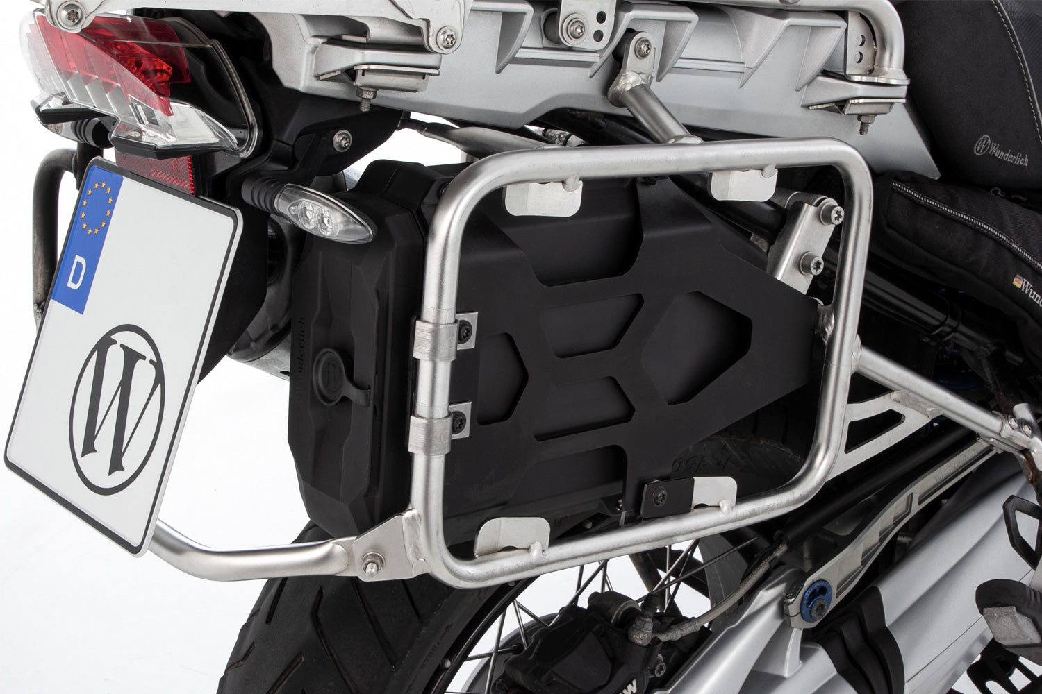 Tailored tool box for various bits and pieces  - Space-saving, integrated mounting on the left of the original case carrier!