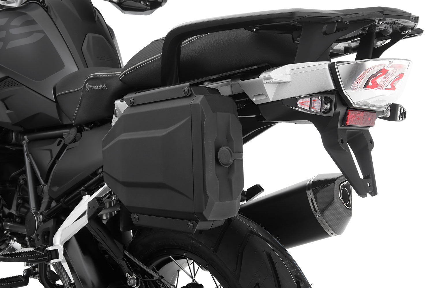Tailored tool box for various bits and pieces for BMW - space-saving, integrated assembly