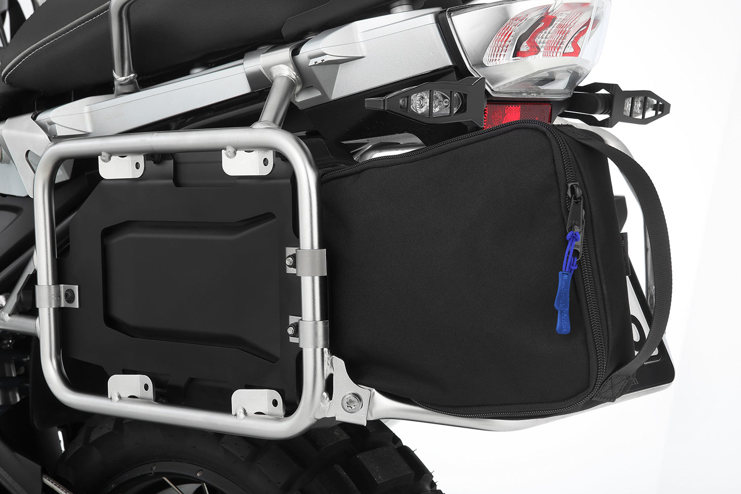 Tailored interior bag, custom-fitted for our tool box
