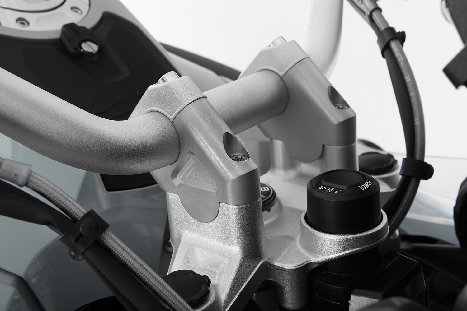 The Wunderlich handlebar riser for the BMW R 1200/1250 GS LC for a convenient and comfortable seating position for relaxed riding