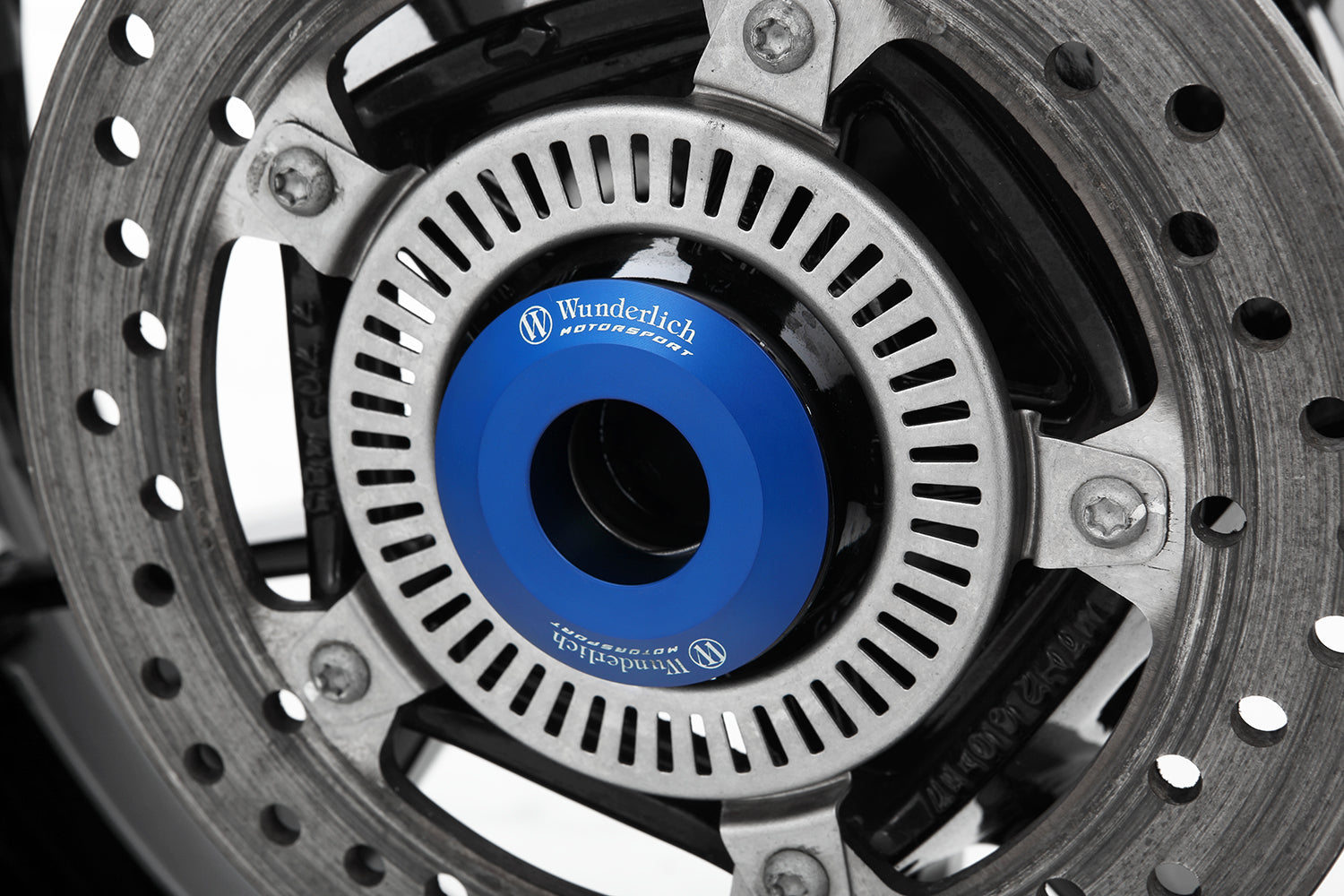 The wheel spacing sleeves we have developed are used in place of the series standard sleeves and form-fitted in the simmer ring.............