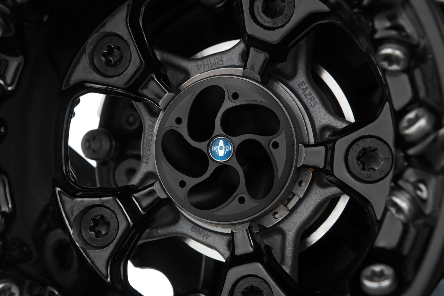 Motorsport design for minimal friction resistance during light falls ✔ Premium components ✔ Integrated design ➜ Order now