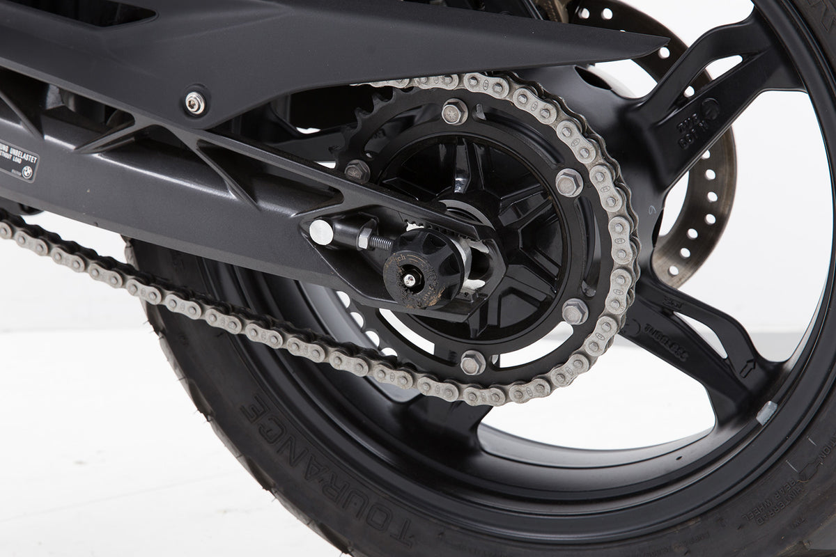 The protectors effectively keep the road away from the motorcycle and significantly reduce the possibility of damage to the front.
