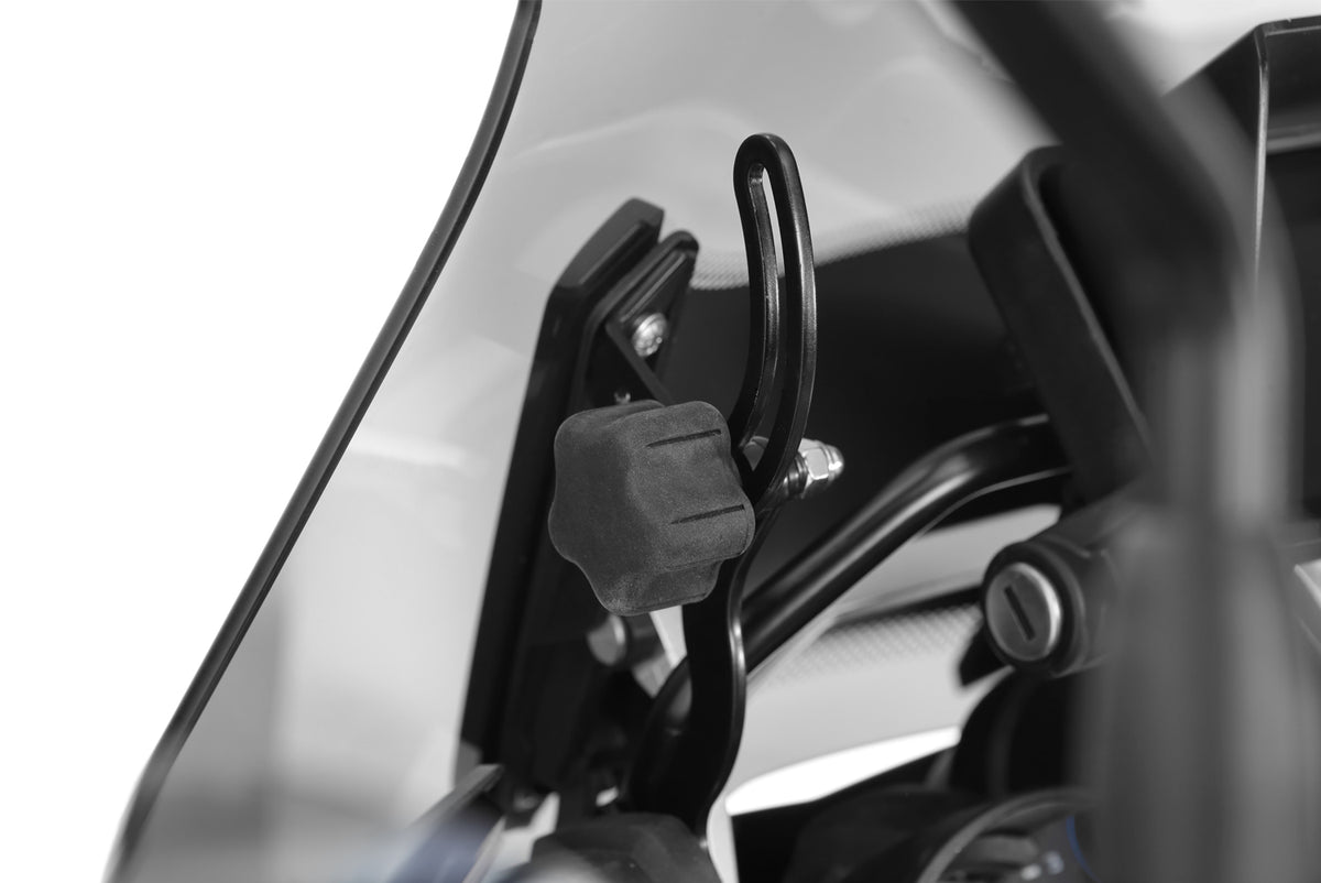Wunderlich windshield »MARATHON« with Screen reinforcement  on both sides provides incomparable comfort when touring