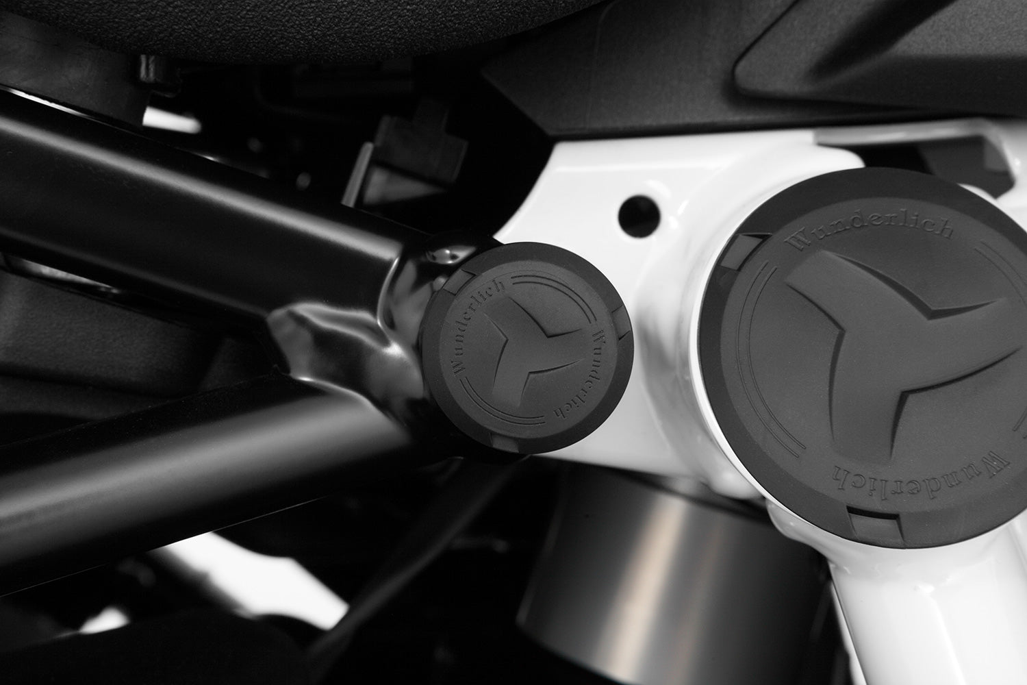 Wunderlich set frame plugs , closes the unsightly openings in the frame and protects against mud and dirt.