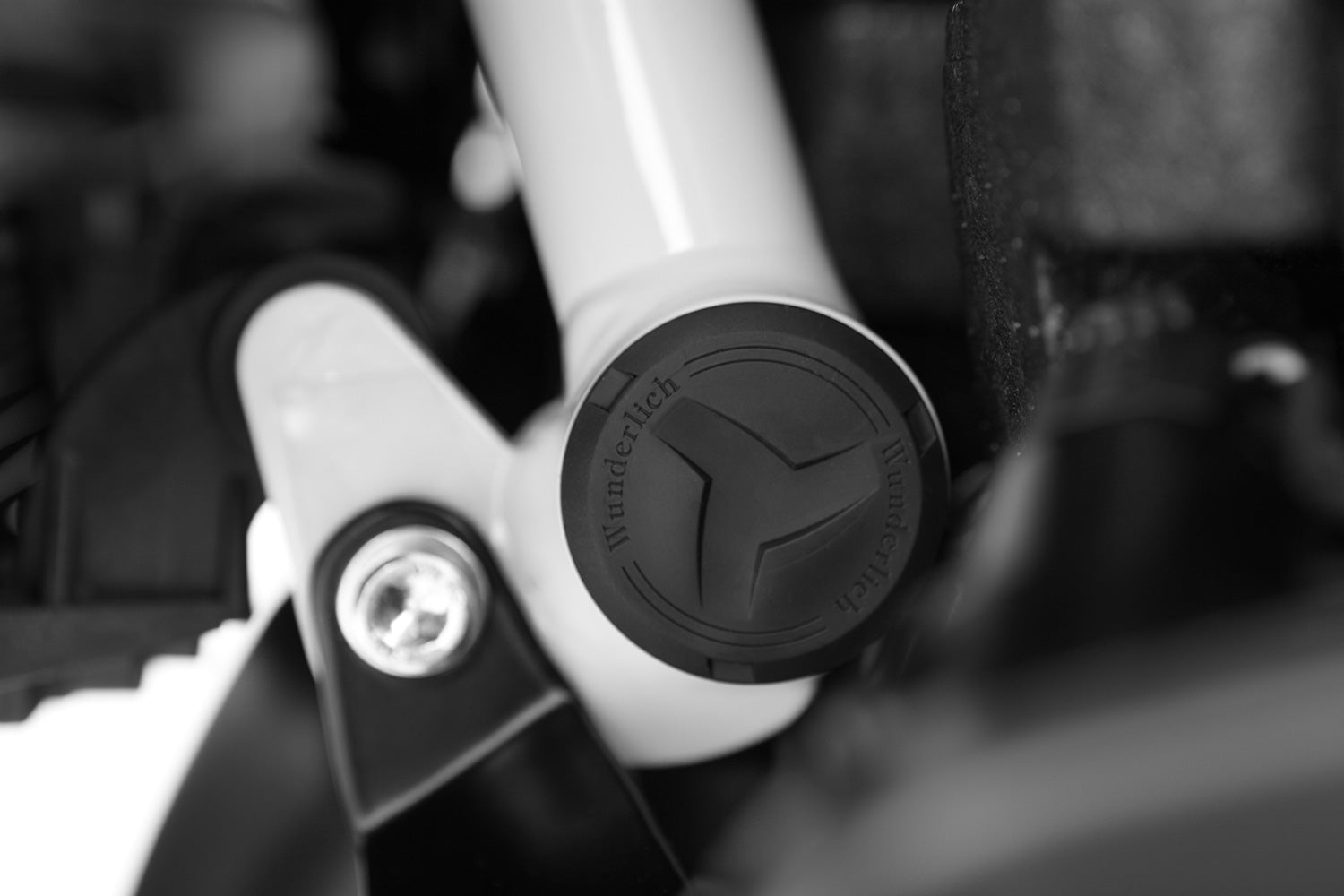 Wunderlich set frame plugs , closes the unsightly openings in the frame and protects against mud and dirt.